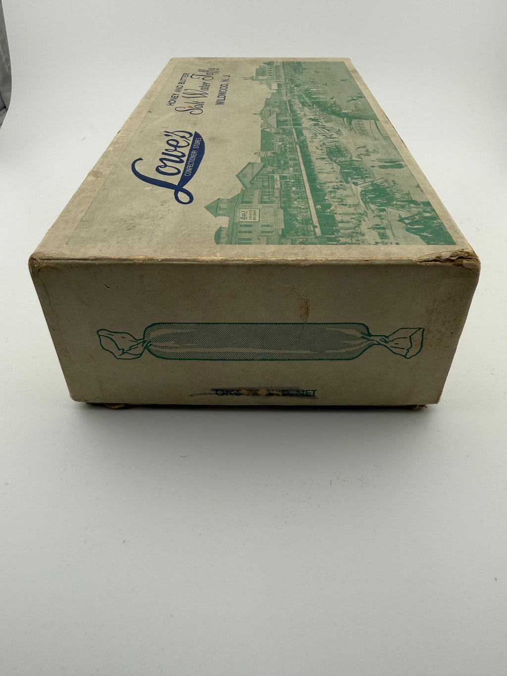 Vintage Lowe's Salt Water Taffy Candy Box - Lowe's Confectionery Stores Wildwood NJ