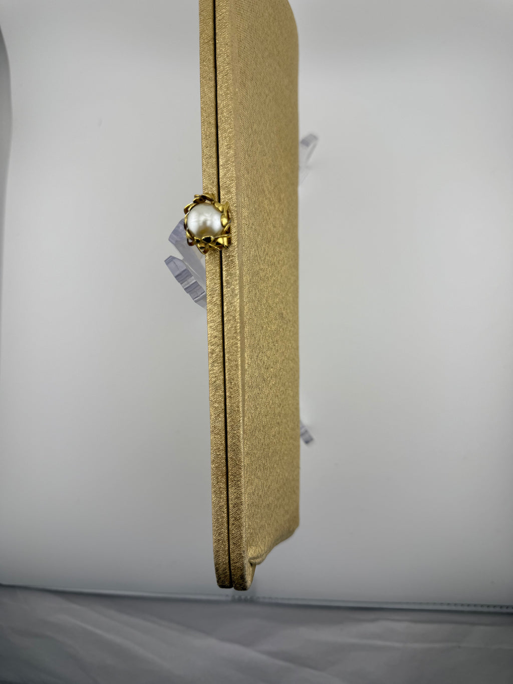 Vintage 1960s Gold Lamé Evening Clutch with Pearl and Gold Scrollwork Kiss-Lock Clasp