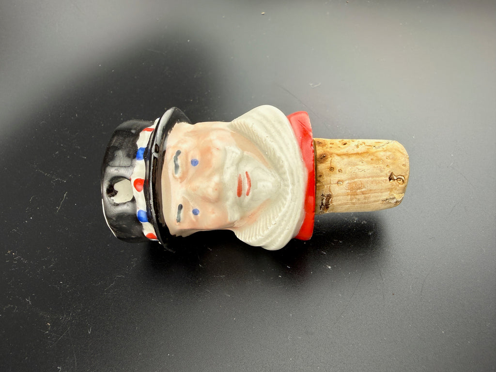 Wade England Beefeater Gin Ceramic Bottle Stopper — 3" — Yeoman Warder Figure