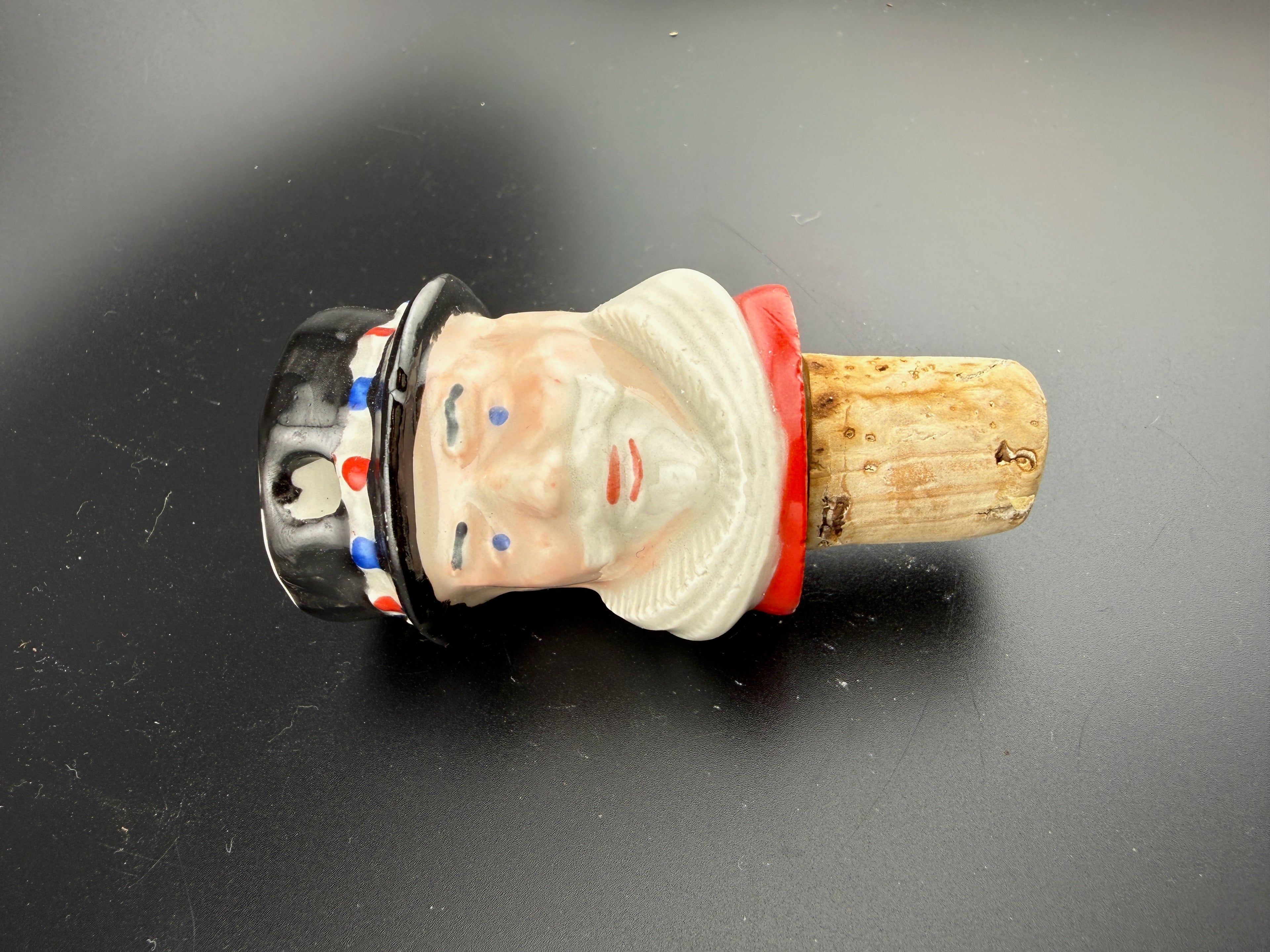 Wade England Beefeater Gin Ceramic Bottle Stopper — 3" — Yeoman Warder Figure