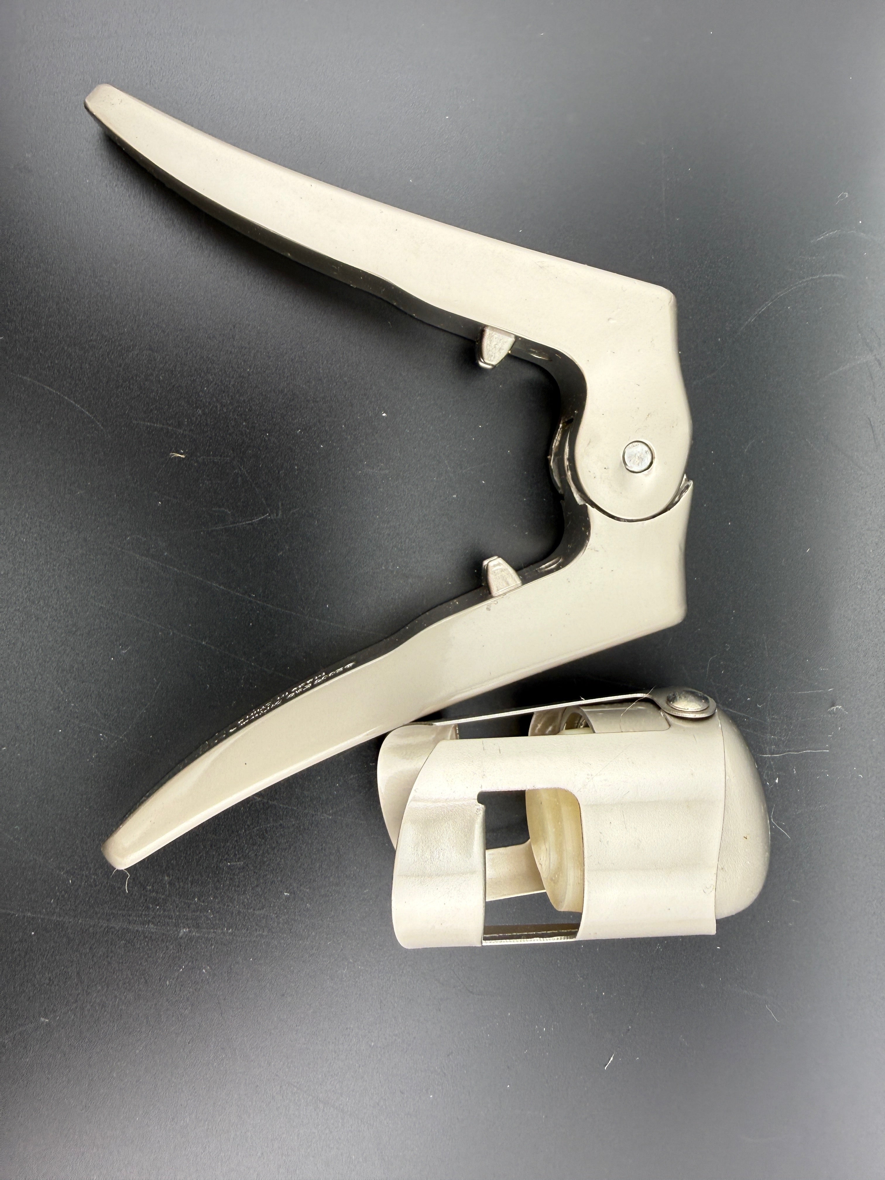 L'Objet & Le Vin 2-Piece Wine Accessory Gift Set — Foil Cutter & Bottle Stopper