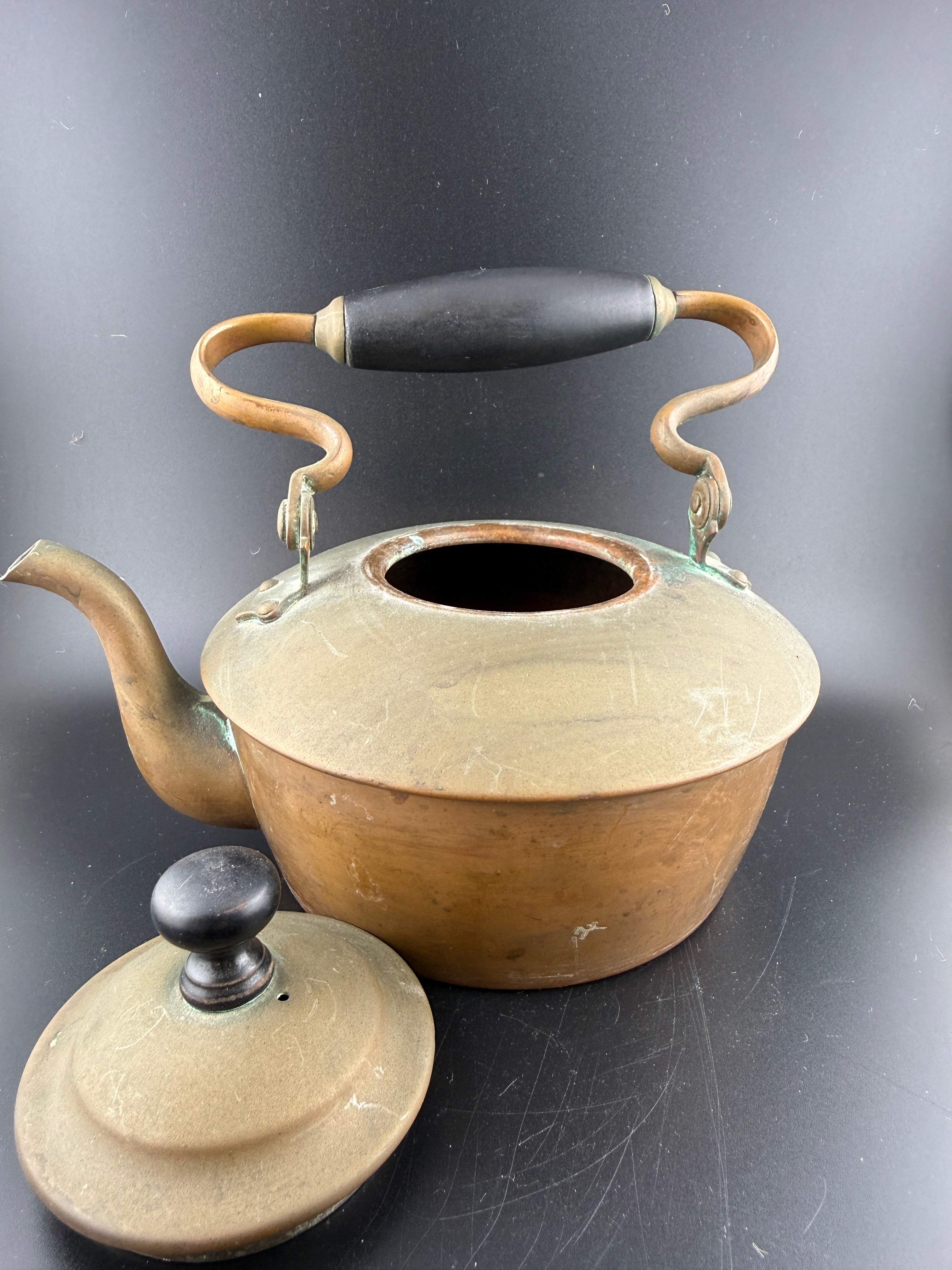 Antique Copper Electric Kettle with Heating Stand – Gooseneck Spout, Ebonized Wood Handle