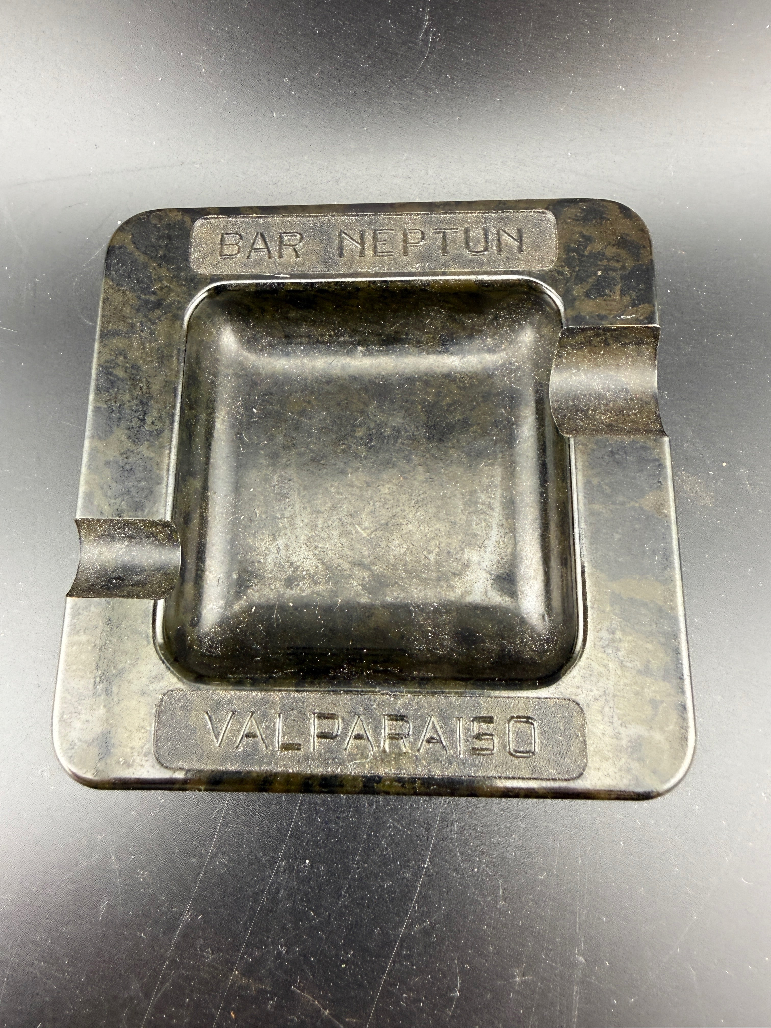 Bar Neptun Valparaíso Advertising Ashtray — Marbled Bakelite, Cigar & Cigarette Rests, 3.5"