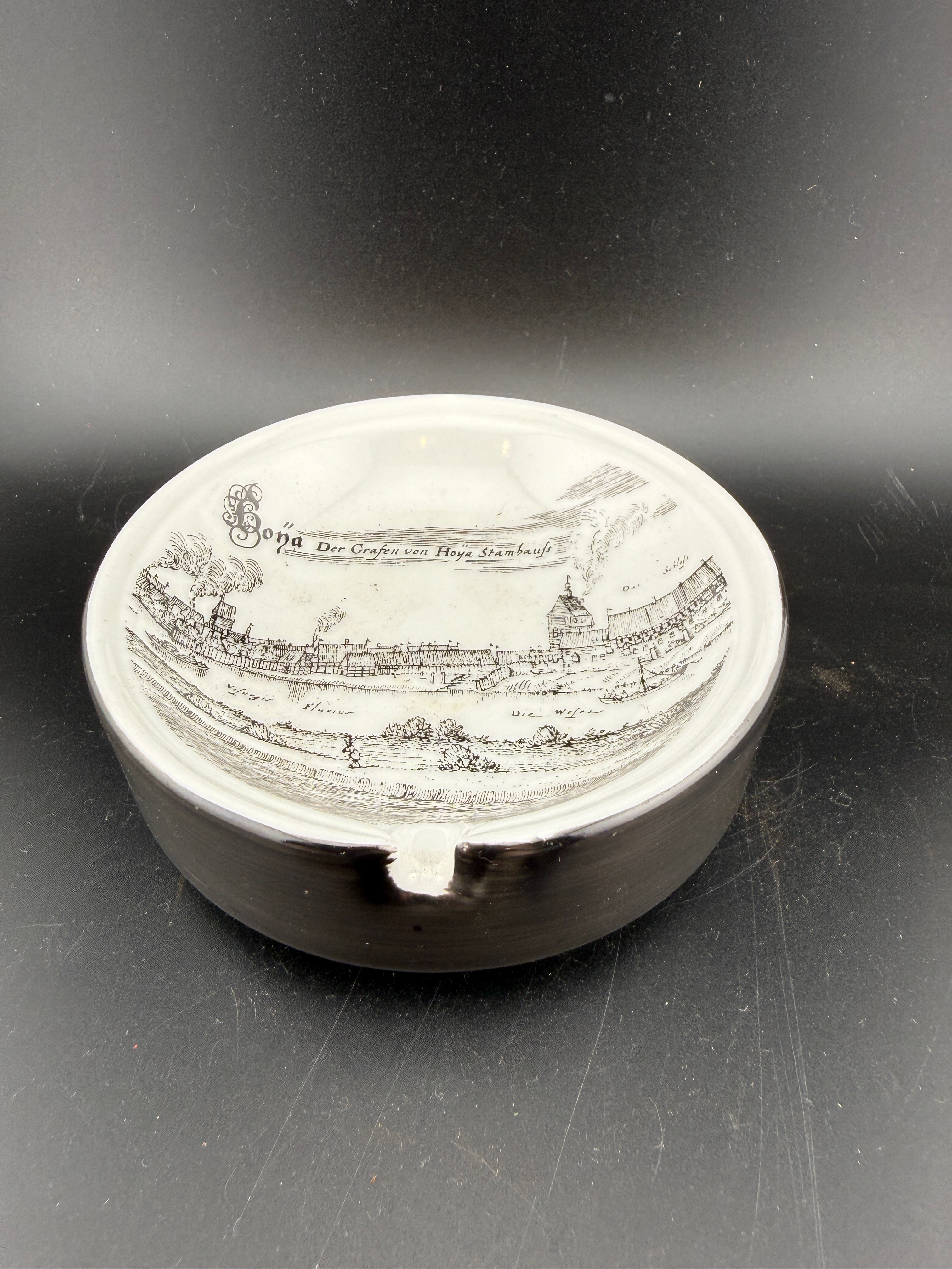 Ceramic Ashtray — Hoya an der Weser Historical Engraving Transfer, "Der Grafen von Hoya Stambauss", 5"