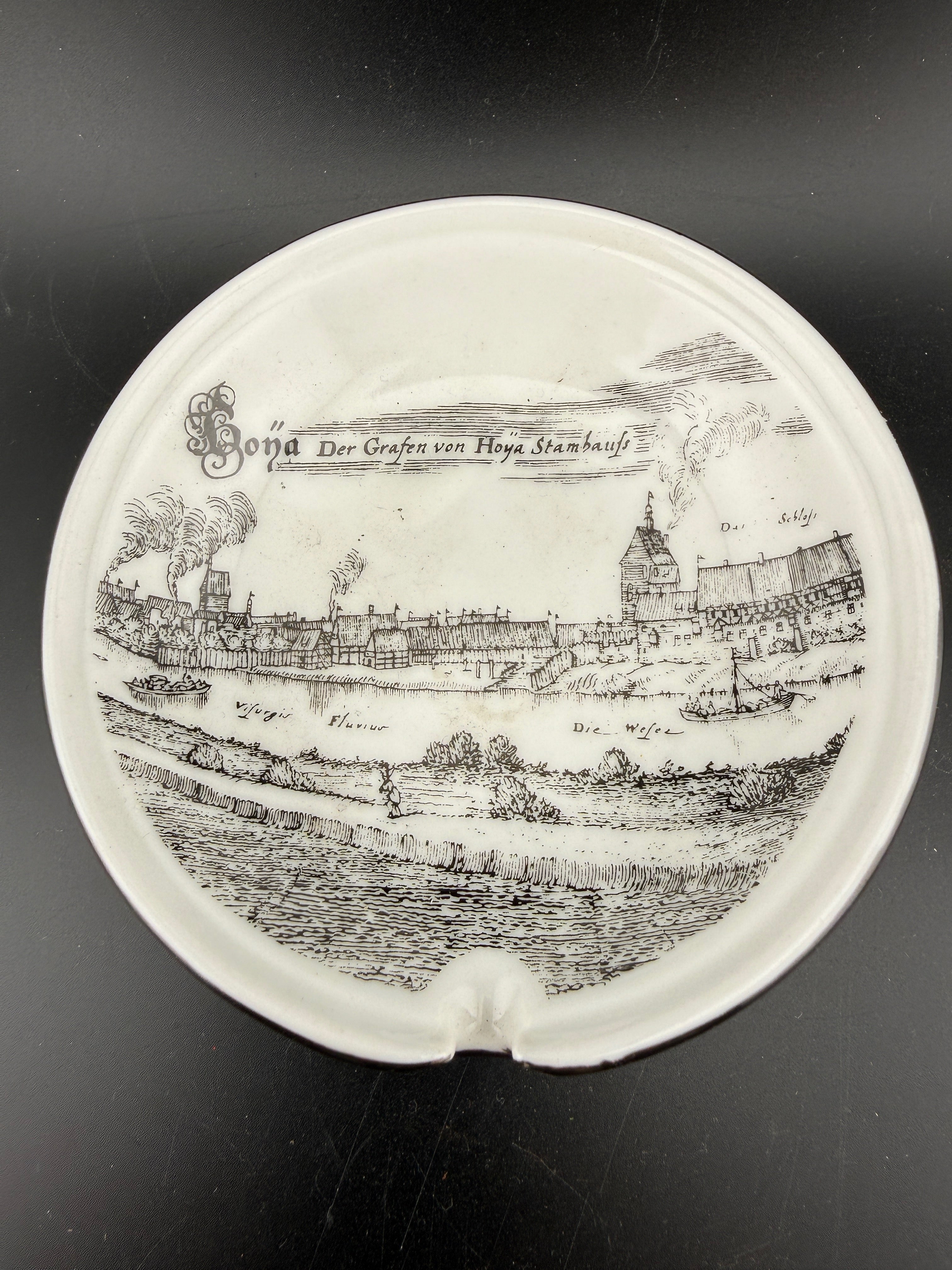 Ceramic Ashtray — Hoya an der Weser Historical Engraving Transfer, "Der Grafen von Hoya Stambauss", 5"